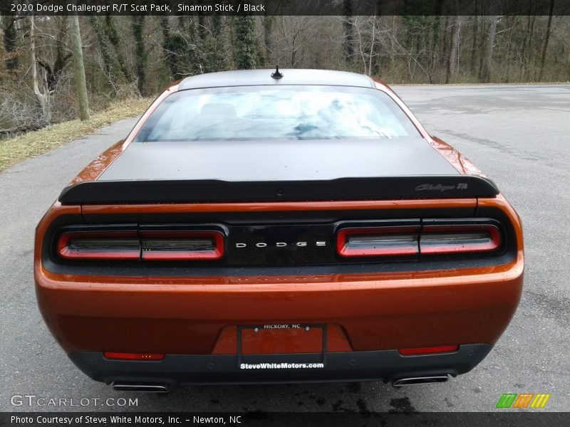 Sinamon Stick / Black 2020 Dodge Challenger R/T Scat Pack