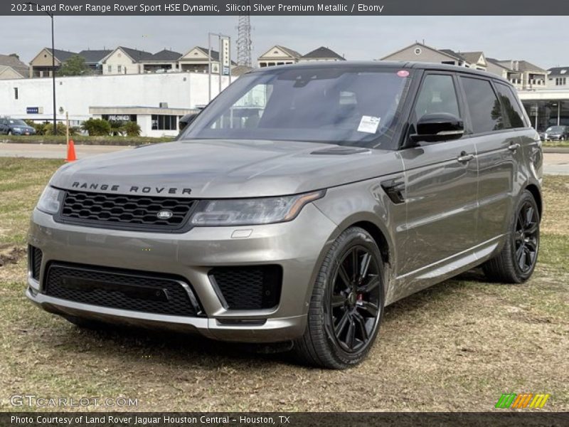 Front 3/4 View of 2021 Range Rover Sport HSE Dynamic