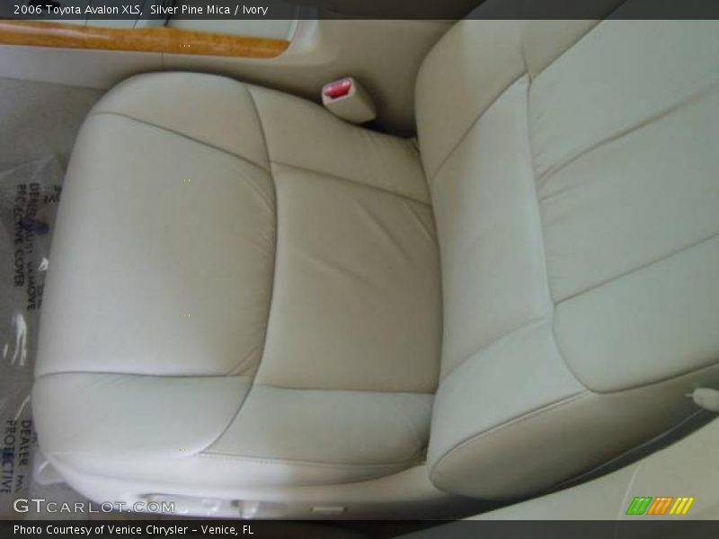 Silver Pine Mica / Ivory 2006 Toyota Avalon XLS