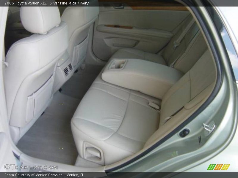 Silver Pine Mica / Ivory 2006 Toyota Avalon XLS