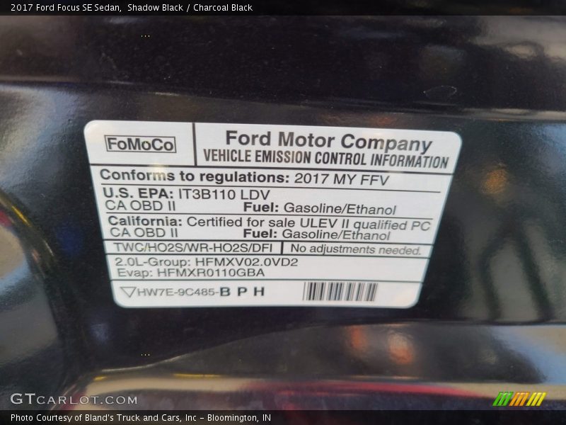 Shadow Black / Charcoal Black 2017 Ford Focus SE Sedan