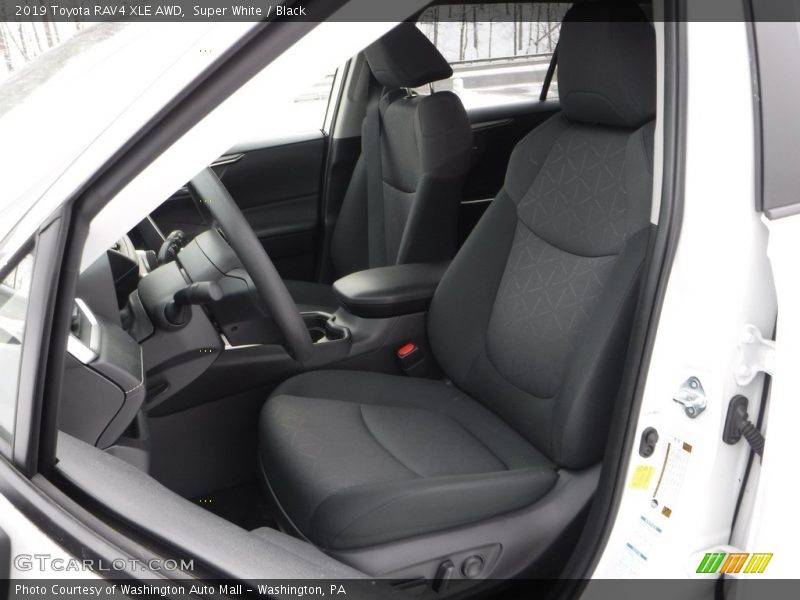 Super White / Black 2019 Toyota RAV4 XLE AWD