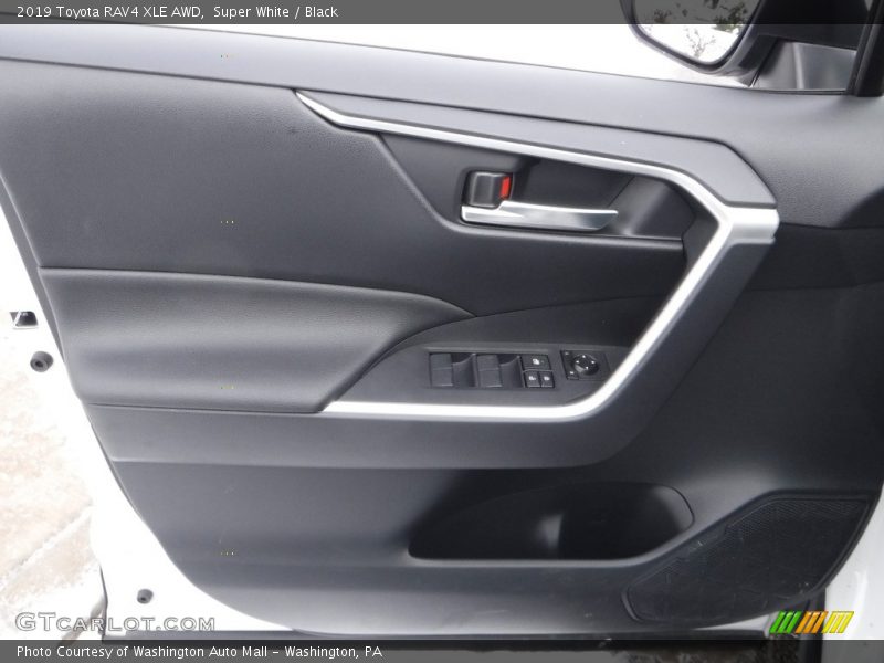 Super White / Black 2019 Toyota RAV4 XLE AWD