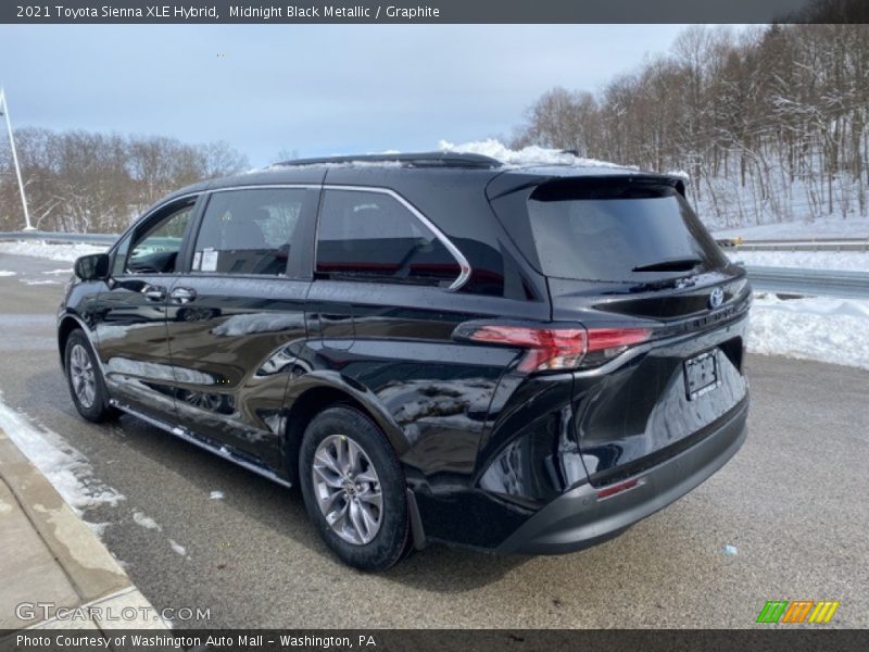 Midnight Black Metallic / Graphite 2021 Toyota Sienna XLE Hybrid