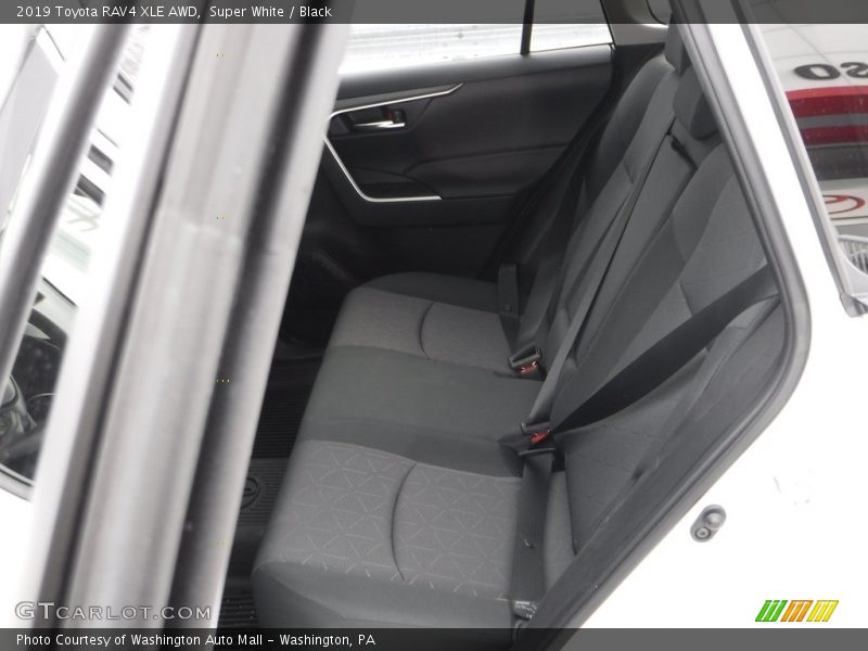Super White / Black 2019 Toyota RAV4 XLE AWD
