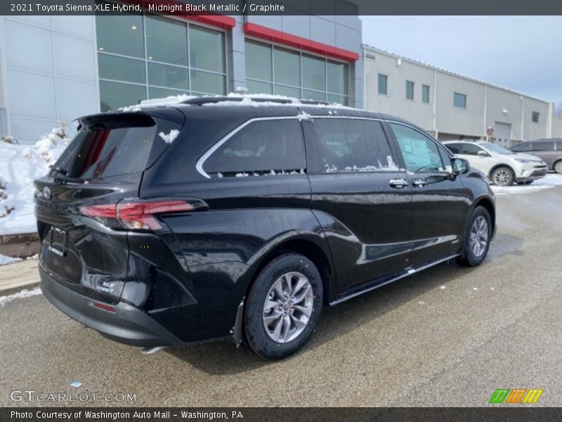 Midnight Black Metallic / Graphite 2021 Toyota Sienna XLE Hybrid