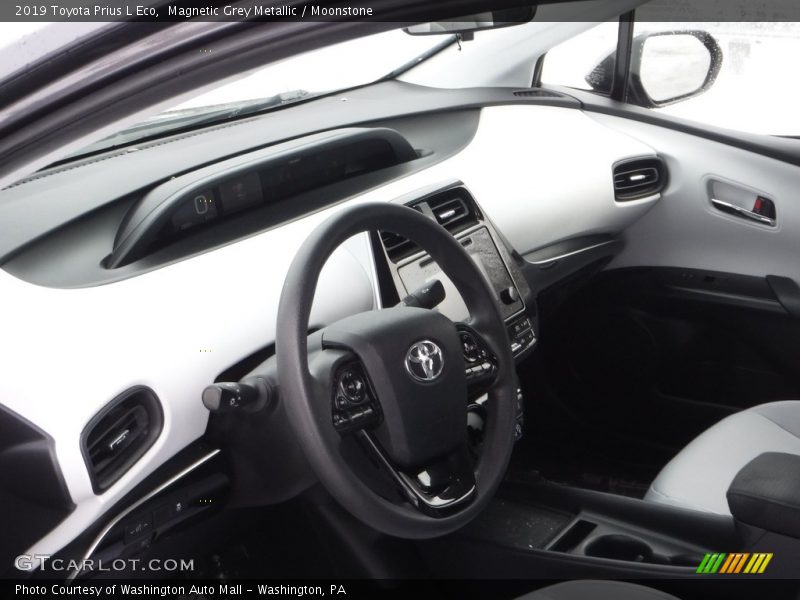 Magnetic Grey Metallic / Moonstone 2019 Toyota Prius L Eco