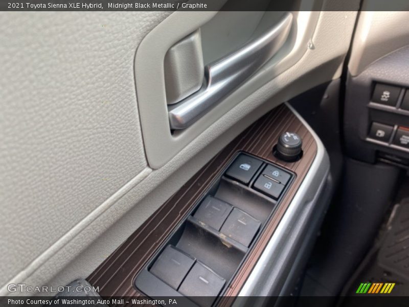Midnight Black Metallic / Graphite 2021 Toyota Sienna XLE Hybrid