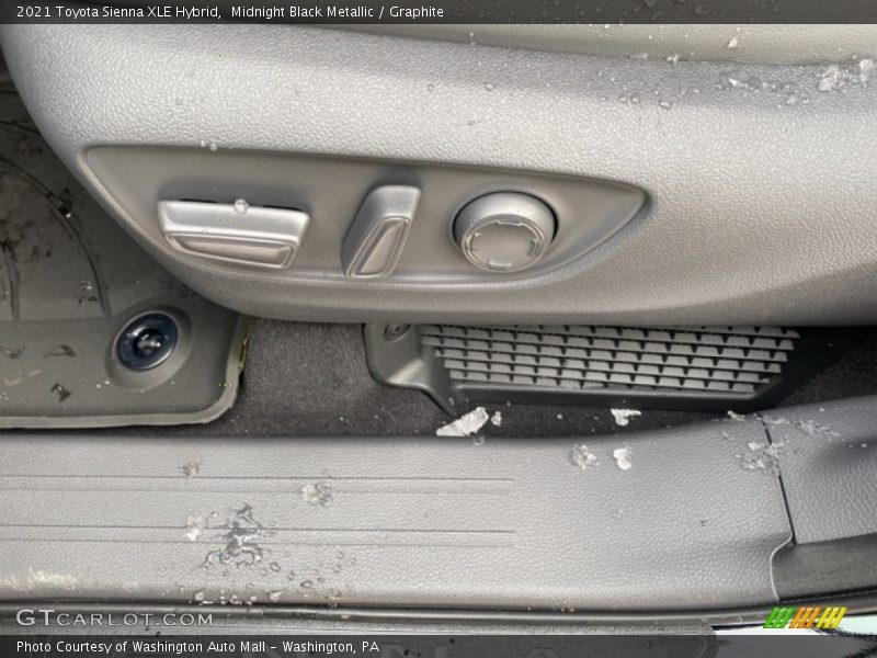 Midnight Black Metallic / Graphite 2021 Toyota Sienna XLE Hybrid