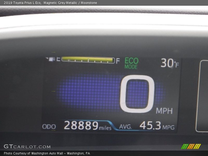 Magnetic Grey Metallic / Moonstone 2019 Toyota Prius L Eco