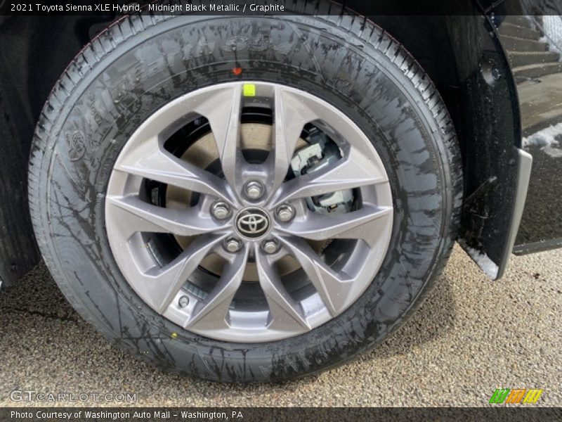 Midnight Black Metallic / Graphite 2021 Toyota Sienna XLE Hybrid