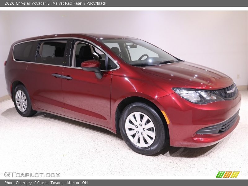 Velvet Red Pearl / Alloy/Black 2020 Chrysler Voyager L
