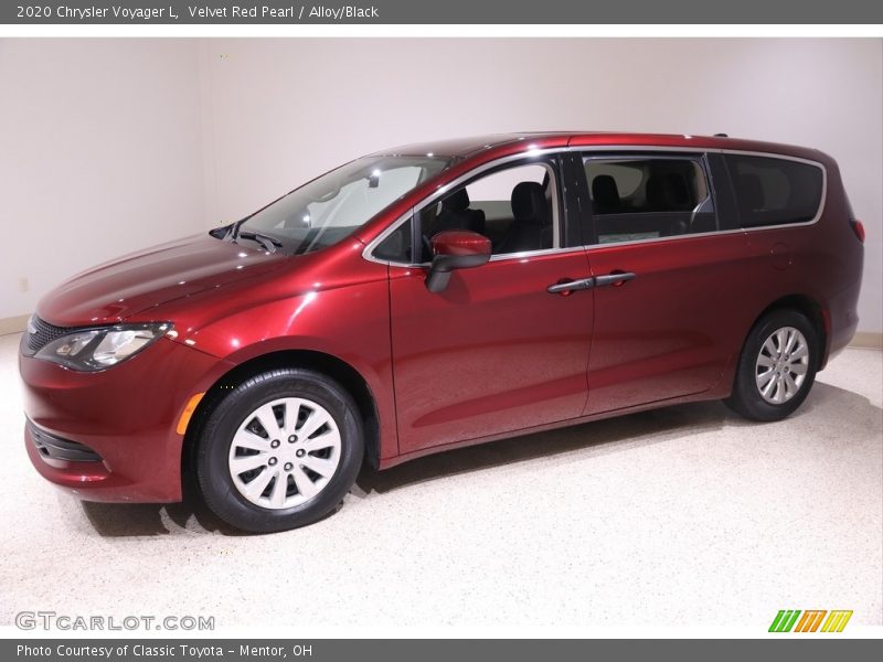 Velvet Red Pearl / Alloy/Black 2020 Chrysler Voyager L