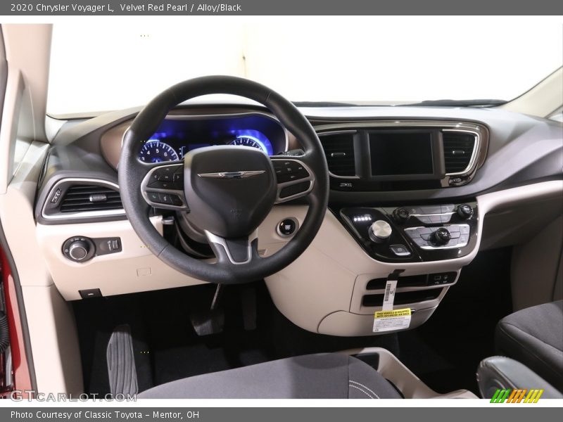 Velvet Red Pearl / Alloy/Black 2020 Chrysler Voyager L
