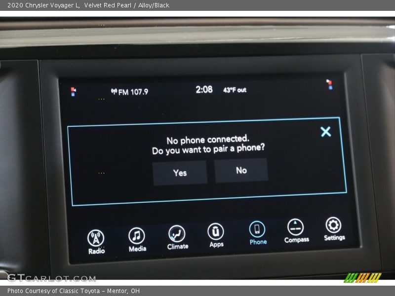 Velvet Red Pearl / Alloy/Black 2020 Chrysler Voyager L