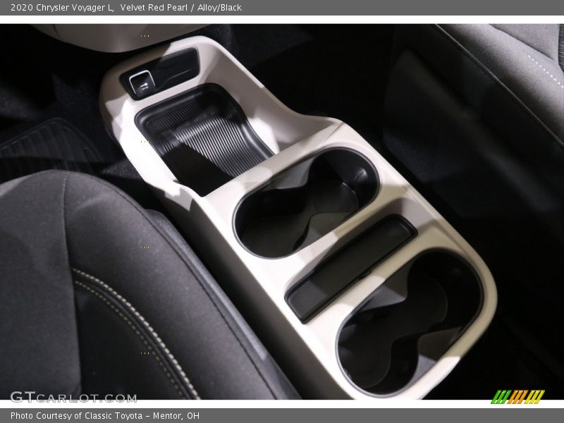 Velvet Red Pearl / Alloy/Black 2020 Chrysler Voyager L