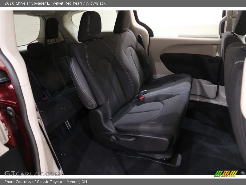 Velvet Red Pearl / Alloy/Black 2020 Chrysler Voyager L