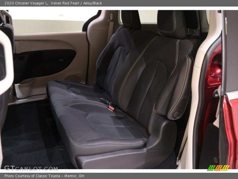 Velvet Red Pearl / Alloy/Black 2020 Chrysler Voyager L