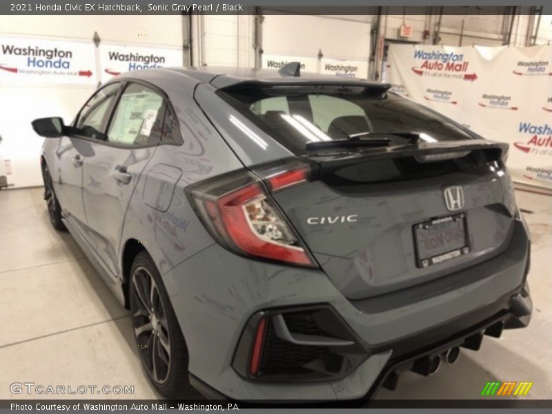 Sonic Gray Pearl / Black 2021 Honda Civic EX Hatchback