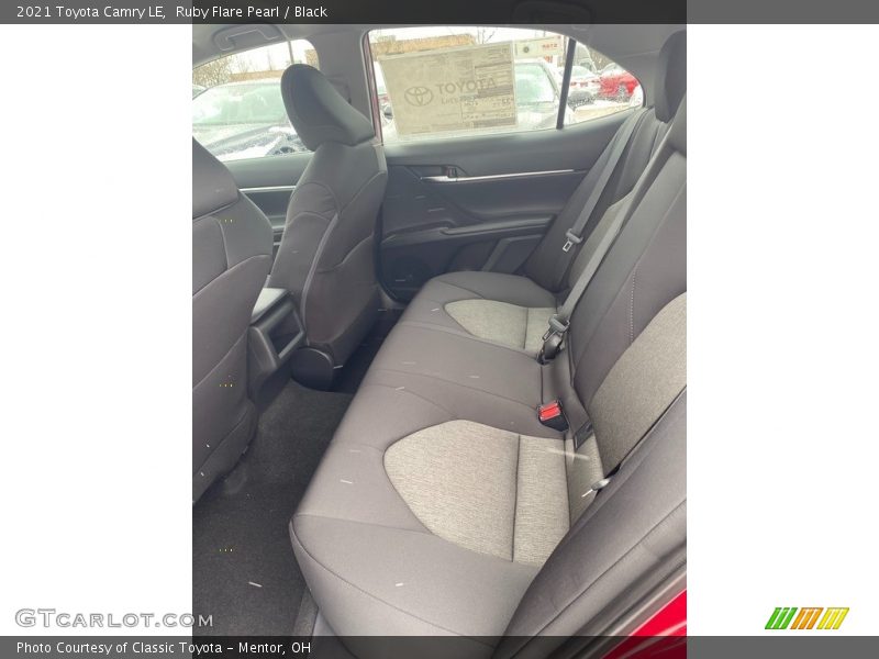 Ruby Flare Pearl / Black 2021 Toyota Camry LE