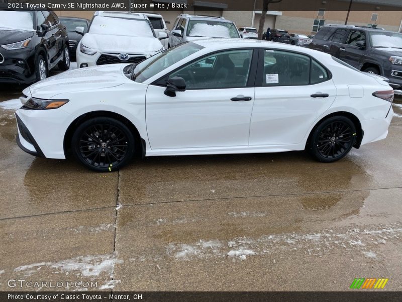 Super White / Black 2021 Toyota Camry SE Nightshade AWD