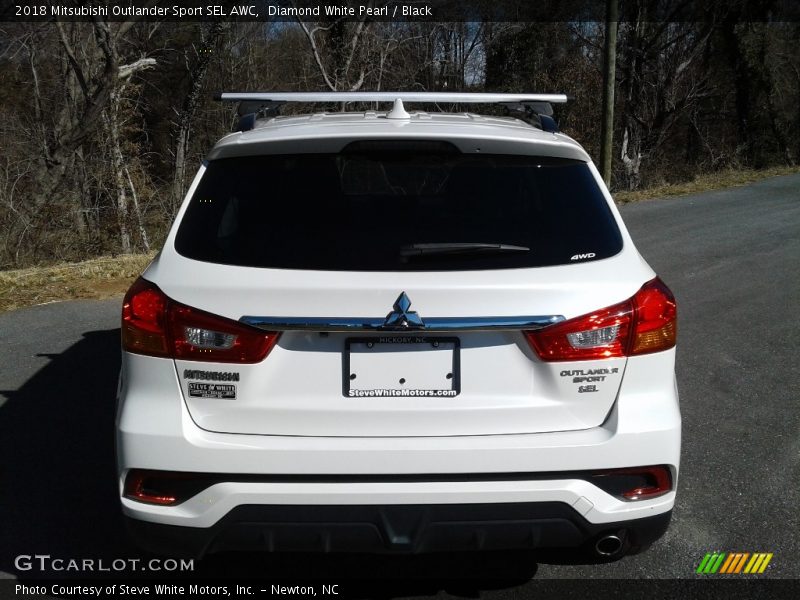 Diamond White Pearl / Black 2018 Mitsubishi Outlander Sport SEL AWC