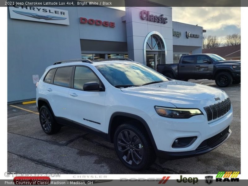 Bright White / Black 2021 Jeep Cherokee Latitude Lux 4x4