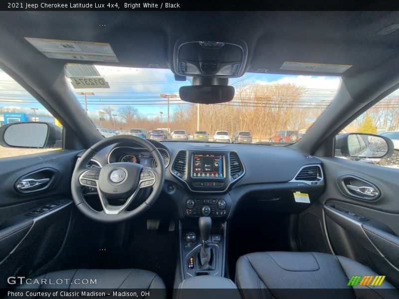 Bright White / Black 2021 Jeep Cherokee Latitude Lux 4x4