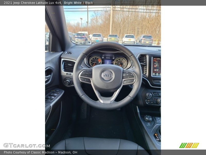 Bright White / Black 2021 Jeep Cherokee Latitude Lux 4x4