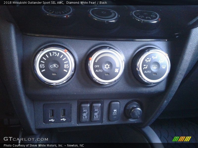 Diamond White Pearl / Black 2018 Mitsubishi Outlander Sport SEL AWC