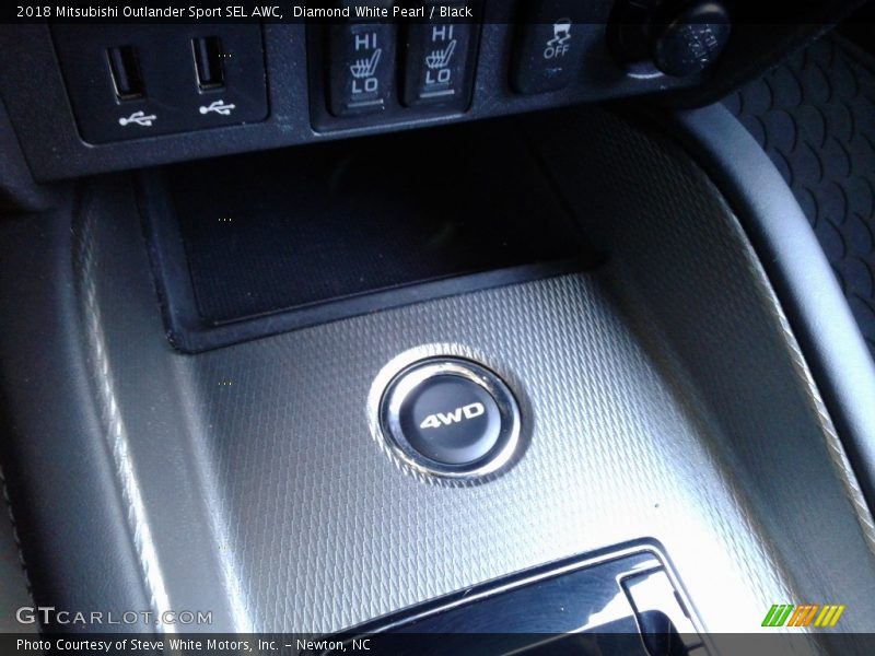 Diamond White Pearl / Black 2018 Mitsubishi Outlander Sport SEL AWC