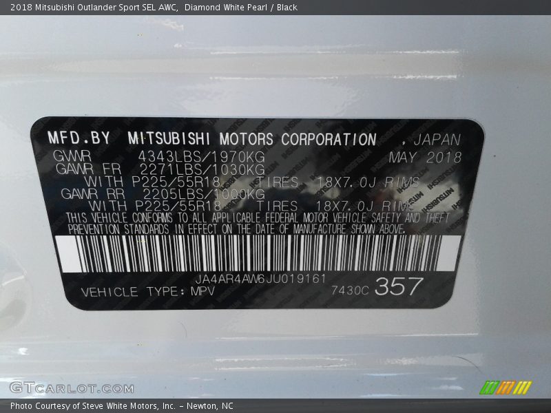 Diamond White Pearl / Black 2018 Mitsubishi Outlander Sport SEL AWC