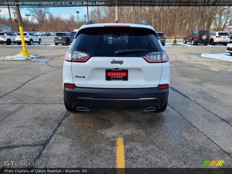 Bright White / Black 2021 Jeep Cherokee Latitude Lux 4x4