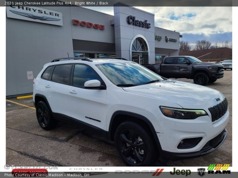 Bright White / Black 2021 Jeep Cherokee Latitude Plus 4x4
