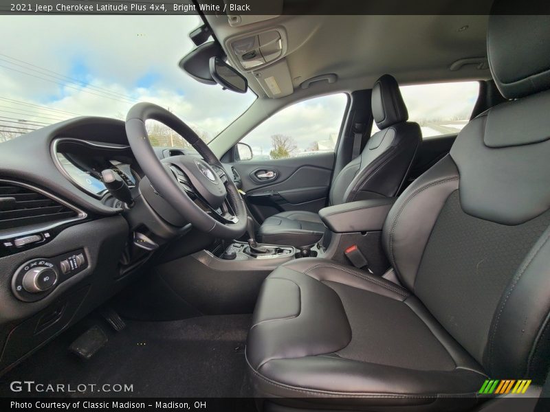 Bright White / Black 2021 Jeep Cherokee Latitude Plus 4x4