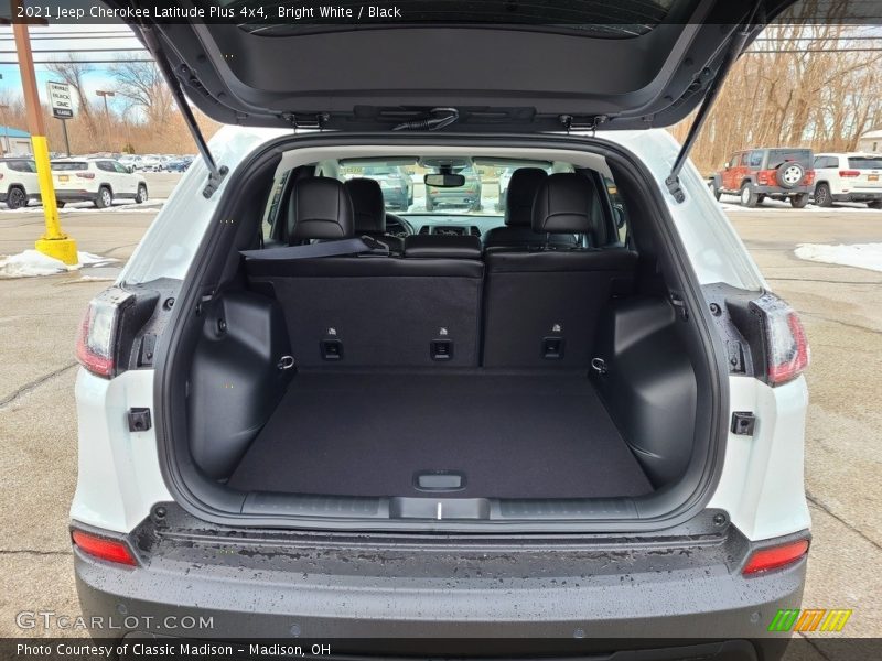 Bright White / Black 2021 Jeep Cherokee Latitude Plus 4x4