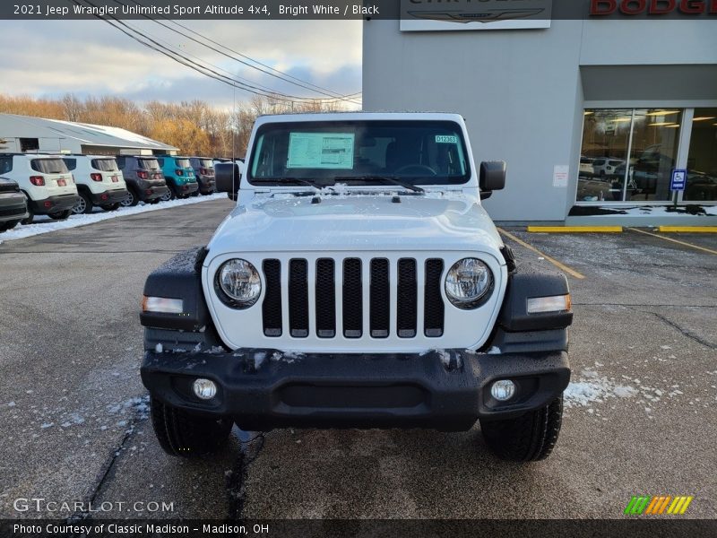 Bright White / Black 2021 Jeep Wrangler Unlimited Sport Altitude 4x4