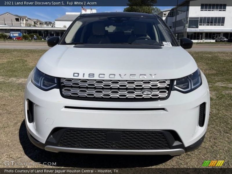 Fuji White / Acorn 2021 Land Rover Discovery Sport S