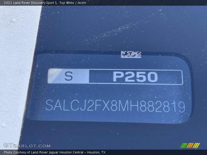 Fuji White / Acorn 2021 Land Rover Discovery Sport S