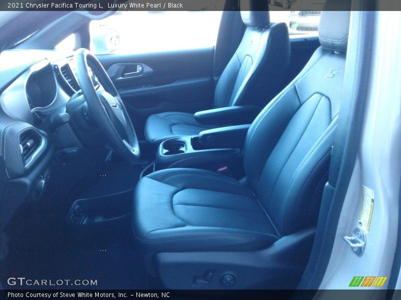 Luxury White Pearl / Black 2021 Chrysler Pacifica Touring L