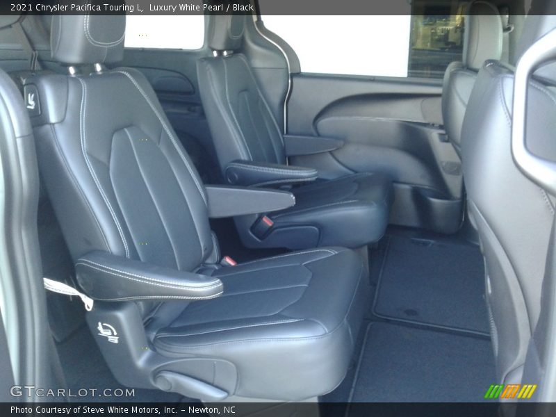 Luxury White Pearl / Black 2021 Chrysler Pacifica Touring L