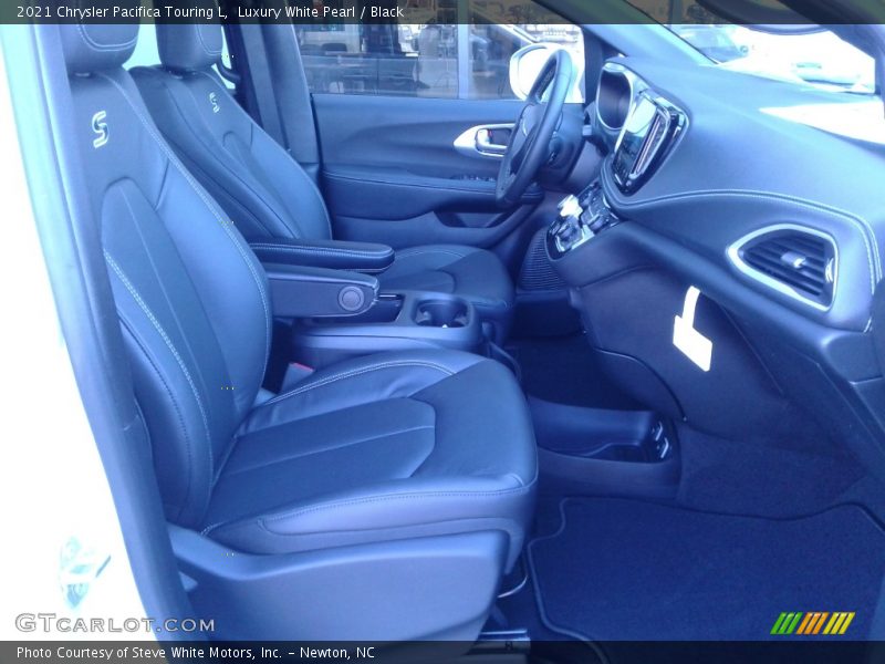 Luxury White Pearl / Black 2021 Chrysler Pacifica Touring L