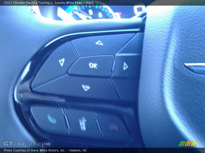 Luxury White Pearl / Black 2021 Chrysler Pacifica Touring L