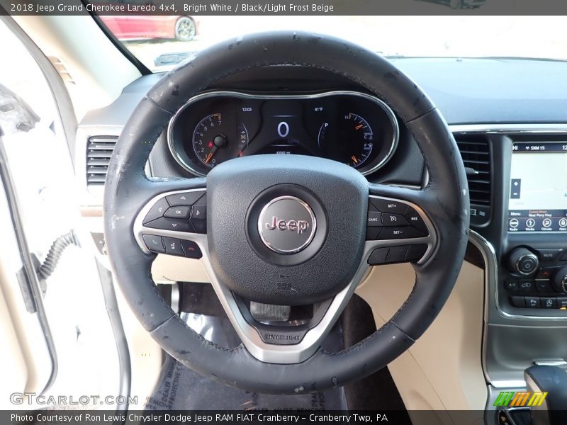 Bright White / Black/Light Frost Beige 2018 Jeep Grand Cherokee Laredo 4x4