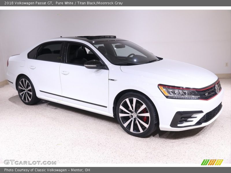 Pure White / Titan Black/Moonrock Gray 2018 Volkswagen Passat GT
