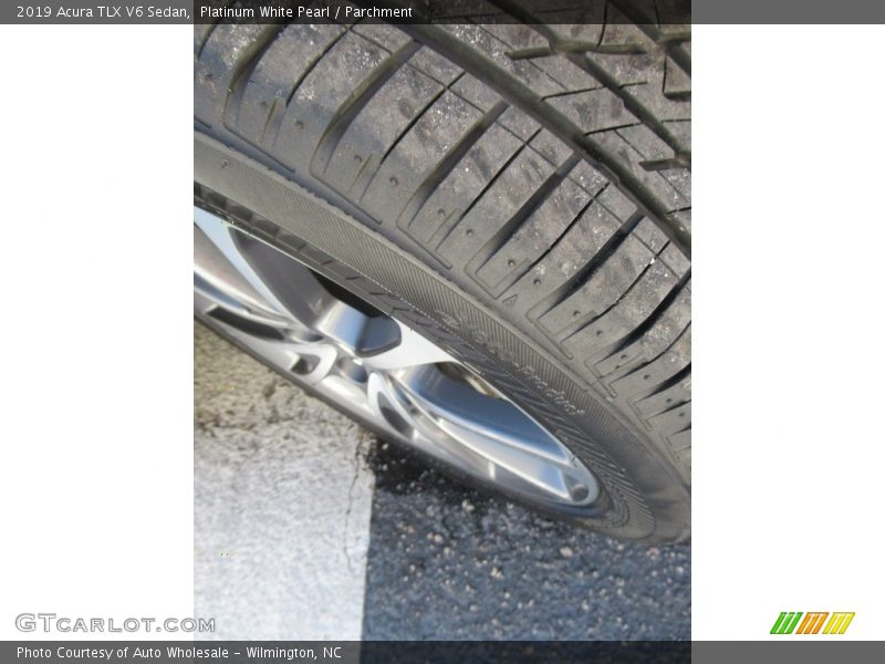 Platinum White Pearl / Parchment 2019 Acura TLX V6 Sedan