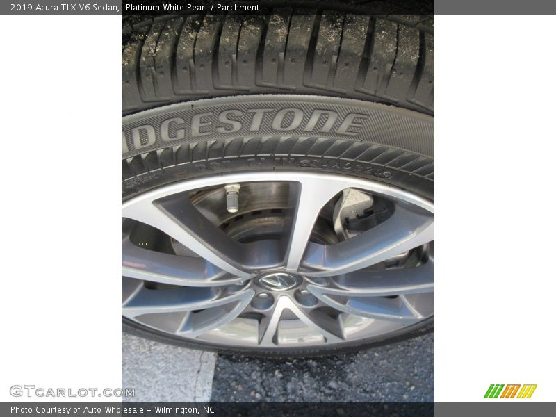 Platinum White Pearl / Parchment 2019 Acura TLX V6 Sedan