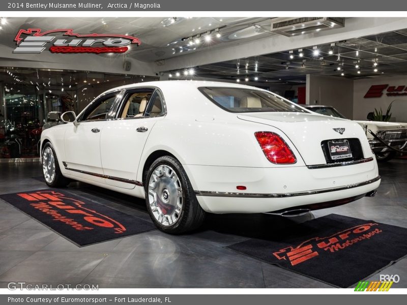 Arctica / Magnolia 2014 Bentley Mulsanne Mulliner