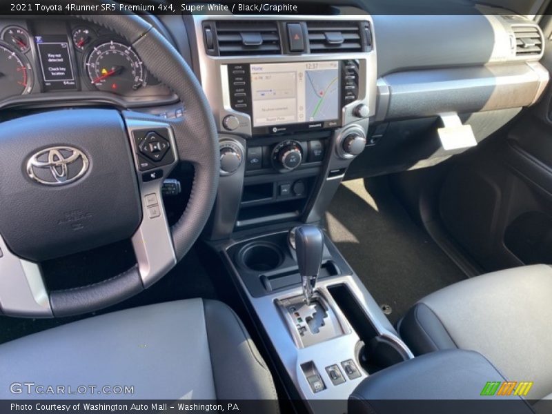 Super White / Black/Graphite 2021 Toyota 4Runner SR5 Premium 4x4