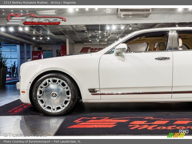 Arctica / Magnolia 2014 Bentley Mulsanne Mulliner
